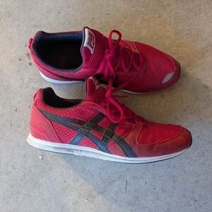 Onitsuka Tiger Men's Red and Black Sneakers